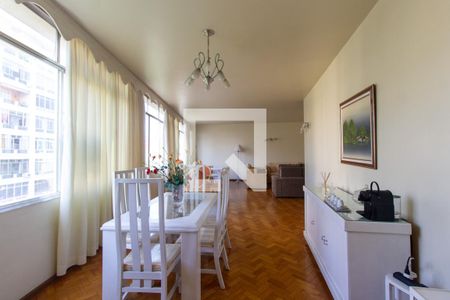 Apartamento à venda com 250m², 4 quartos e 2 vagasSala