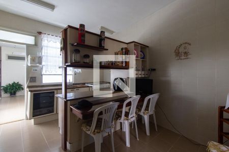 Apartamento à venda com 250m², 4 quartos e 2 vagasCozinha