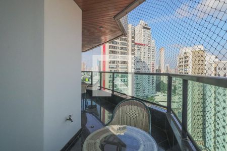 Apartamento à venda com 200m², 3 quartos e 3 vagas Apartamento à venda com 200m², 3 quartos e 3 vagasVaranda 2 Sala