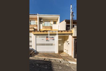 Casa à venda com 185m², 3 quartos e 3 vagas Casa à venda com 185m², 3 quartos e 3 vagasFachada