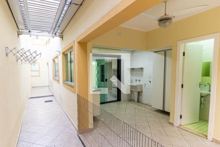 Casa à venda com 185m², 3 quartos e 3 vagas Casa à venda com 185m², 3 quartos e 3 vagasÁrea Externa - Fundos