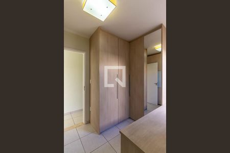 Casa à venda com 185m², 3 quartos e 3 vagas Casa à venda com 185m², 3 quartos e 3 vagasSuíte 2 - Quarto