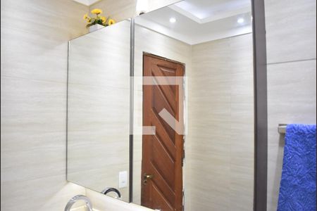 Apartamento para alugar com 60m², 2 quartos e 1 vagaBanheiro - Armário com Espelho