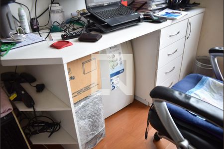 Apartamento para alugar com 60m², 2 quartos e 1 vagaQuarto 2 - Mesa de Escritório