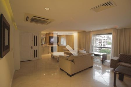 Sala de TV de apartamento para alugar com 3 quartos, 429m² em Floresta, Porto Alegre