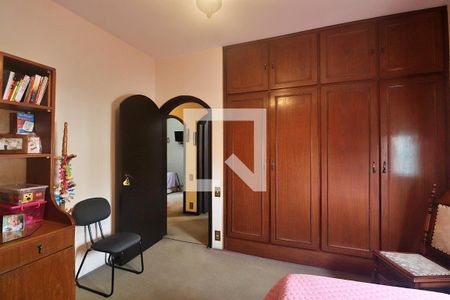 Casa à venda com 226m², 3 quartos e 2 vagasQuarto 2