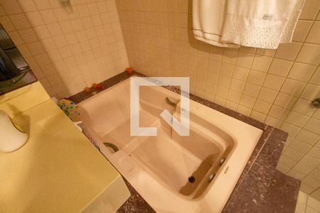 Apartamento à venda com 300m², 5 quartos e 2 vagasBanheiro da Suíte 1