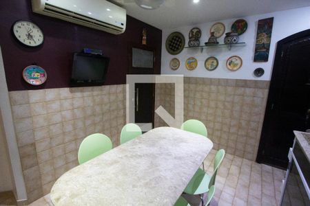 Apartamento à venda com 300m², 5 quartos e 2 vagasCozinha