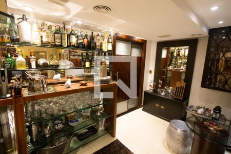 Apartamento à venda com 300m², 5 quartos e 2 vagasAdega