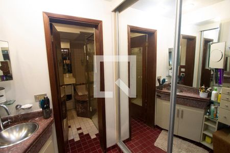 Apartamento à venda com 300m², 5 quartos e 2 vagasBanheiro da Suíte 1