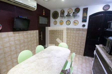 Apartamento à venda com 300m², 5 quartos e 2 vagasCozinha