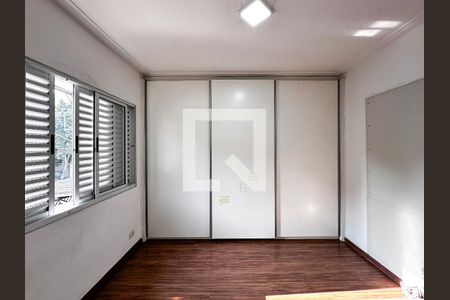 Casa à venda com 198m², 4 quartos e 2 vagasQuarto 3
