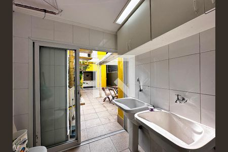 Casa à venda com 198m², 4 quartos e 2 vagasÁrea de Serviço