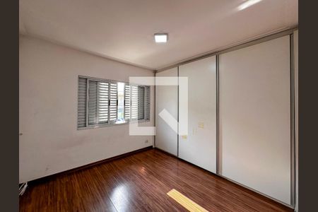 Casa à venda com 198m², 4 quartos e 2 vagasQuarto 3