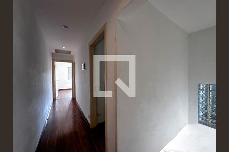 Casa à venda com 198m², 4 quartos e 2 vagasCorredor Quartos