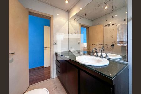 Casa à venda com 198m², 4 quartos e 2 vagasBanheiro Suíte
