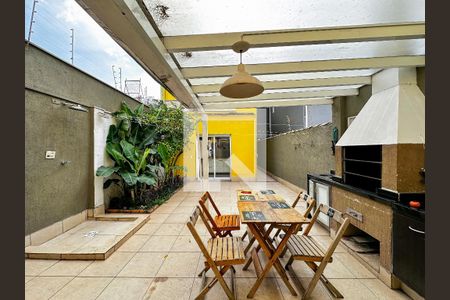 Casa à venda com 198m², 4 quartos e 2 vagasQuintal