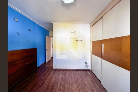 Casa à venda com 198m², 4 quartos e 2 vagasSuíte