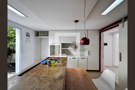 Casa à venda com 198m², 4 quartos e 2 vagasCozinha