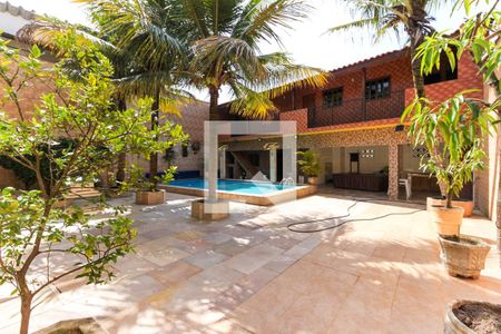 Casa à venda com 1000m², 2 quartos e sem vagaÁrea comum - Piscina