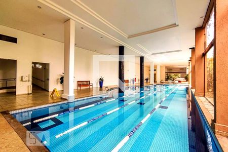 Apartamento à venda com 244m², 3 quartos e 4 vagasÁrea comum - Piscina