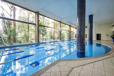 Apartamento à venda com 244m², 3 quartos e 4 vagasÁrea comum - Piscina