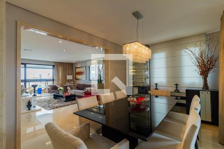 Apartamento à venda com 244m², 3 quartos e 4 vagasSala