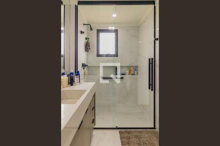 Apartamento à venda com 244m², 3 quartos e 4 vagasBanheiro da Suíte 1