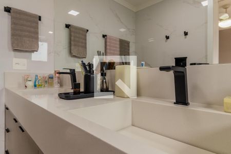 Apartamento à venda com 244m², 3 quartos e 4 vagasBanheiro da Suíte 1