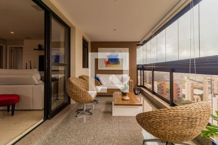 Apartamento à venda com 244m², 3 quartos e 4 vagasVaranda da Sala