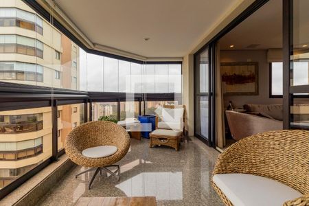 Apartamento à venda com 244m², 3 quartos e 4 vagasVaranda da Sala