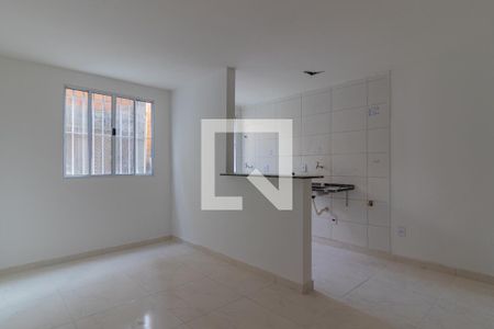 Sala de casa para alugar com 1 quarto, 35m² em Jardim Wanda, Taboão da Serra