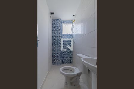 Banheiro de casa para alugar com 1 quarto, 35m² em Jardim Wanda, Taboão da Serra