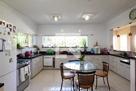 Casa para alugar com 424m², 5 quartos e 6 vagas Casa para alugar com 424m², 5 quartos e 6 vagasCozinha