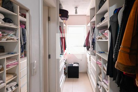 Casa para alugar com 424m², 5 quartos e 6 vagas Casa para alugar com 424m², 5 quartos e 6 vagasCloset Quarto 3