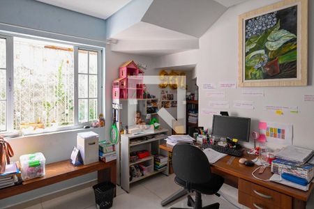 Casa para alugar com 424m², 5 quartos e 6 vagas Casa para alugar com 424m², 5 quartos e 6 vagasQuarto 2