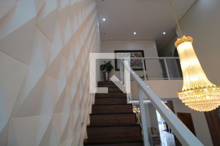 Escada de casa à venda com 4 quartos, 320m² em Campo Grande, São Paulo