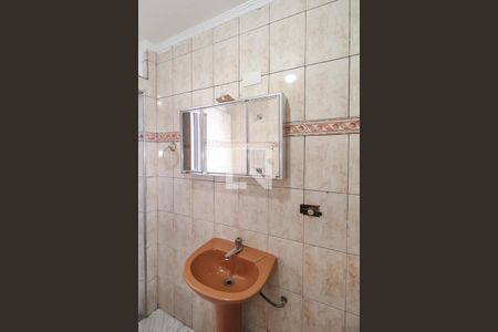 Banheiro de casa para alugar com 1 quarto, 67m² em Vila Santa Clara, São Paulo