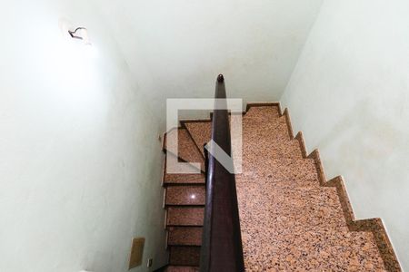 Casa à venda com 260m², 4 quartos e 2 vagasEscada