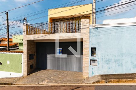 Casa à venda com 260m², 4 quartos e 2 vagasFachada