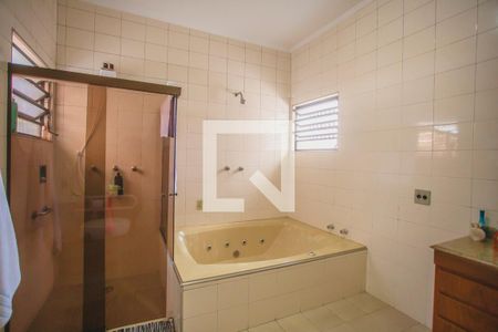 Casa à venda com 264m², 3 quartos e 2 vagas Casa à venda com 264m², 3 quartos e 2 vagasBanheiro Suíte - Banheira