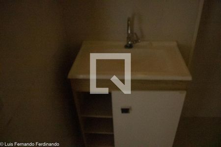 Banheiro de kitnet/studio para alugar com 1 quarto, 32m² em Jardim Aurelia, São Paulo