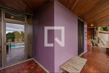 Casa à venda com 433m², 5 quartos e 8 vagas Casa à venda com 433m², 5 quartos e 8 vagasVaranda Piscina