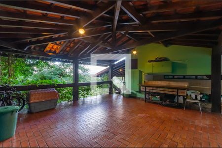 Casa à venda com 433m², 5 quartos e 8 vagas Casa à venda com 433m², 5 quartos e 8 vagasGaragem