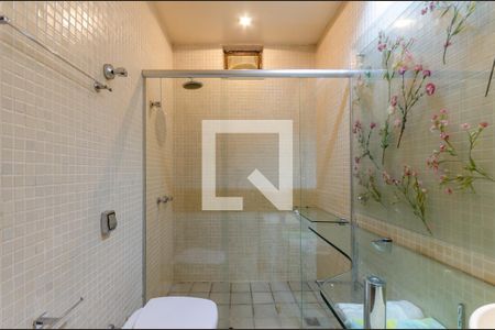 Casa à venda com 433m², 5 quartos e 8 vagasBanheiro Suíte 3