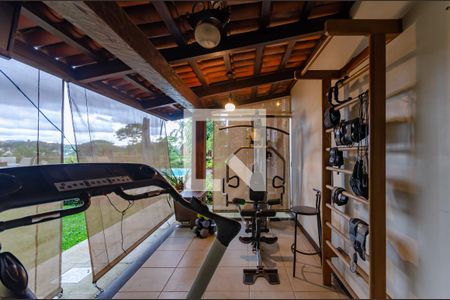 Casa à venda com 433m², 5 quartos e 8 vagasAcademia