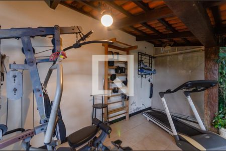 Casa à venda com 433m², 5 quartos e 8 vagas Casa à venda com 433m², 5 quartos e 8 vagasAcademia