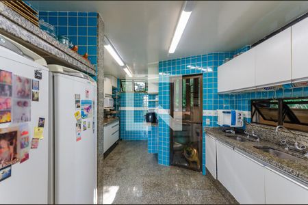 Casa à venda com 433m², 5 quartos e 8 vagasCozinha