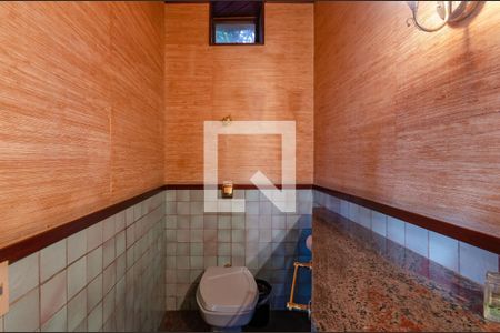 Casa à venda com 433m², 5 quartos e 8 vagas Casa à venda com 433m², 5 quartos e 8 vagasBanheiro Social 2