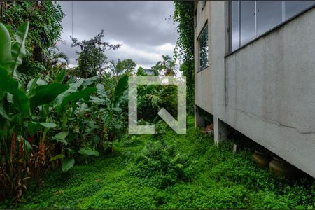 Casa à venda com 433m², 5 quartos e 8 vagas Casa à venda com 433m², 5 quartos e 8 vagasJardim